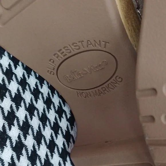 Bella Vita Motto Almond Suede Leather Clogs 6WW - NIB - Picture 3 of 10